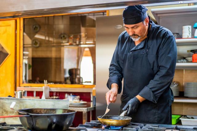 chef werkt met slimline